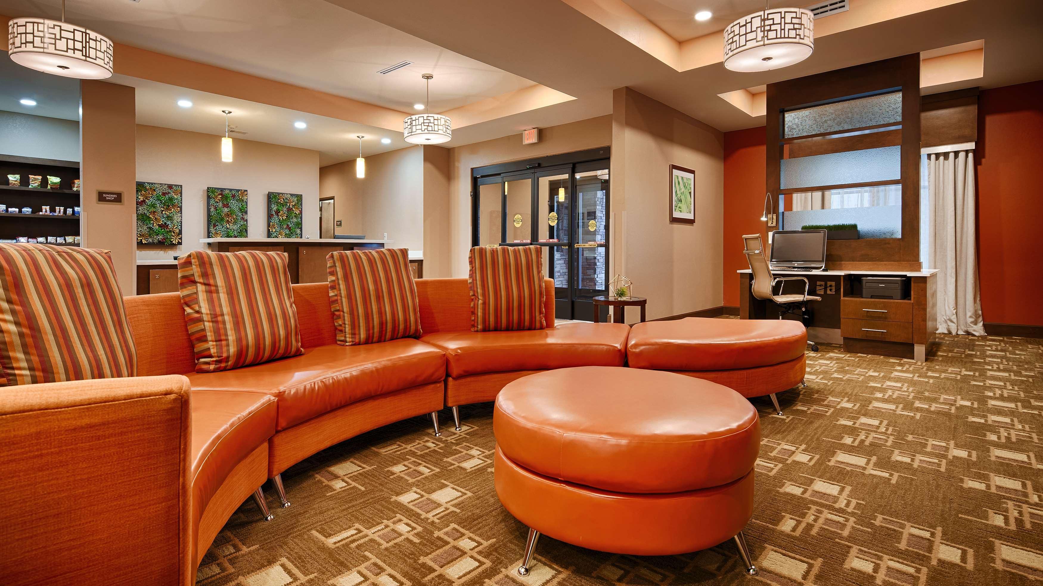 Best Western Plus Flatonia Inn Bagian luar foto