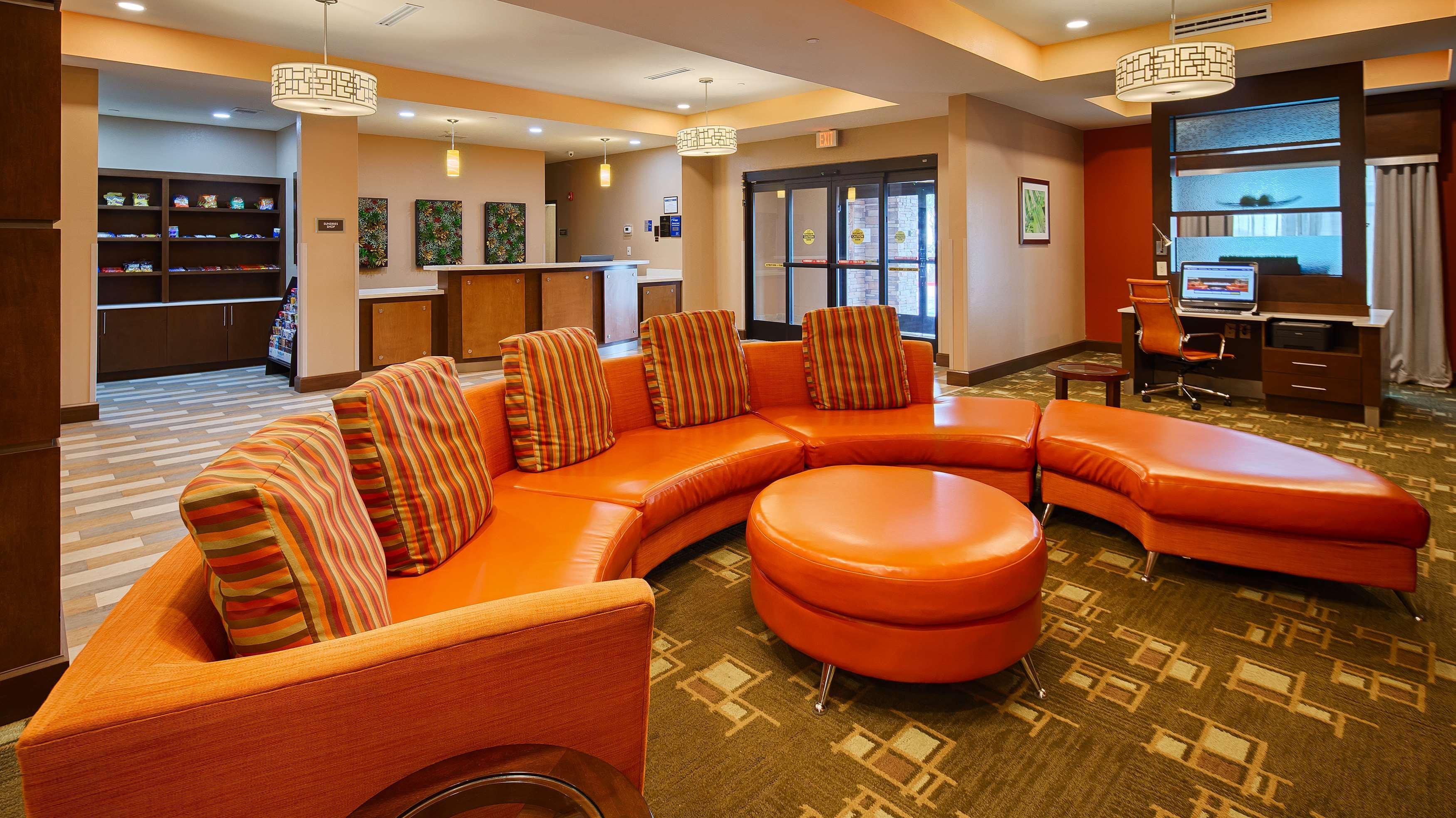 Best Western Plus Flatonia Inn Bagian luar foto