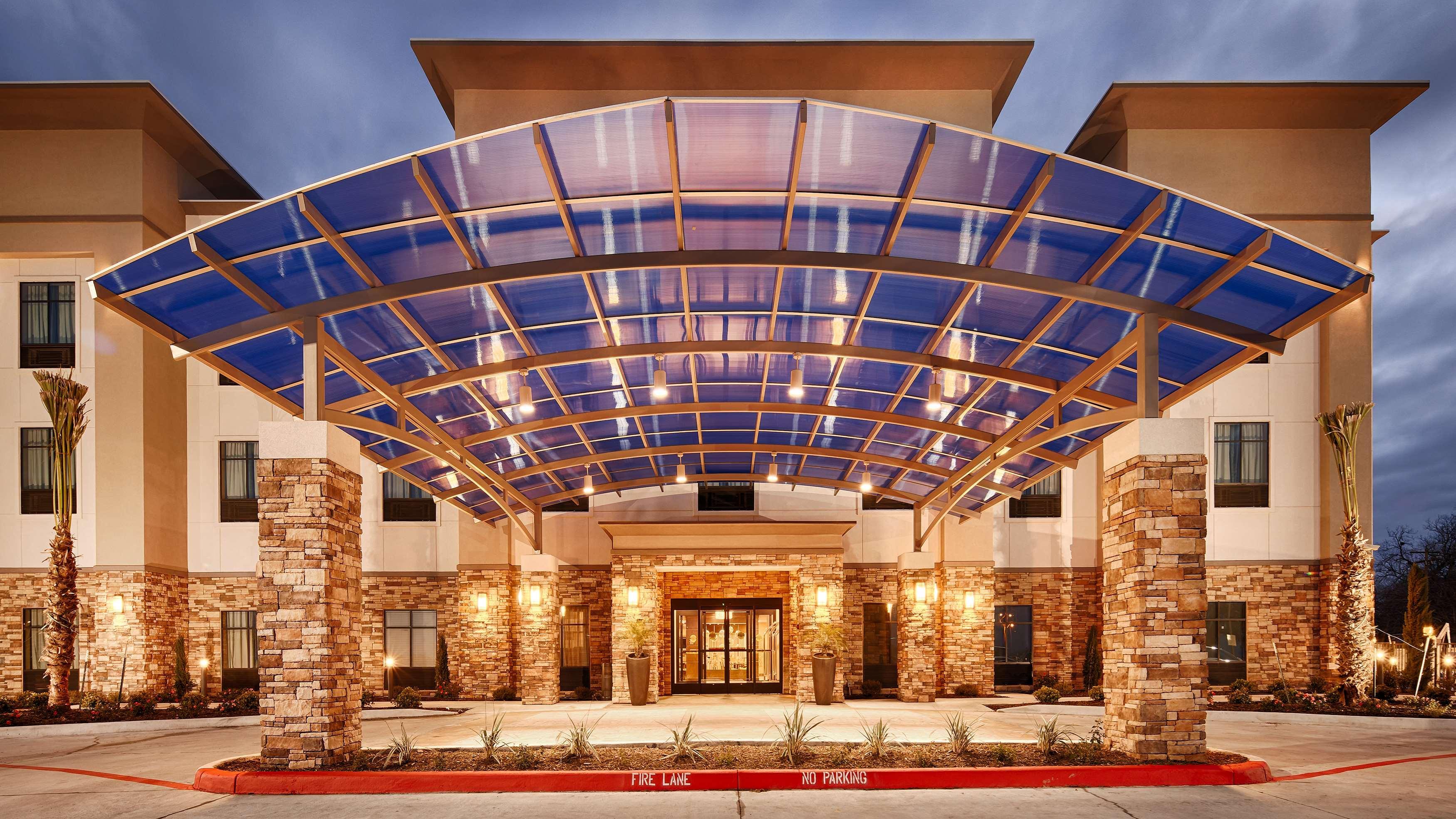 Best Western Plus Flatonia Inn Bagian luar foto
