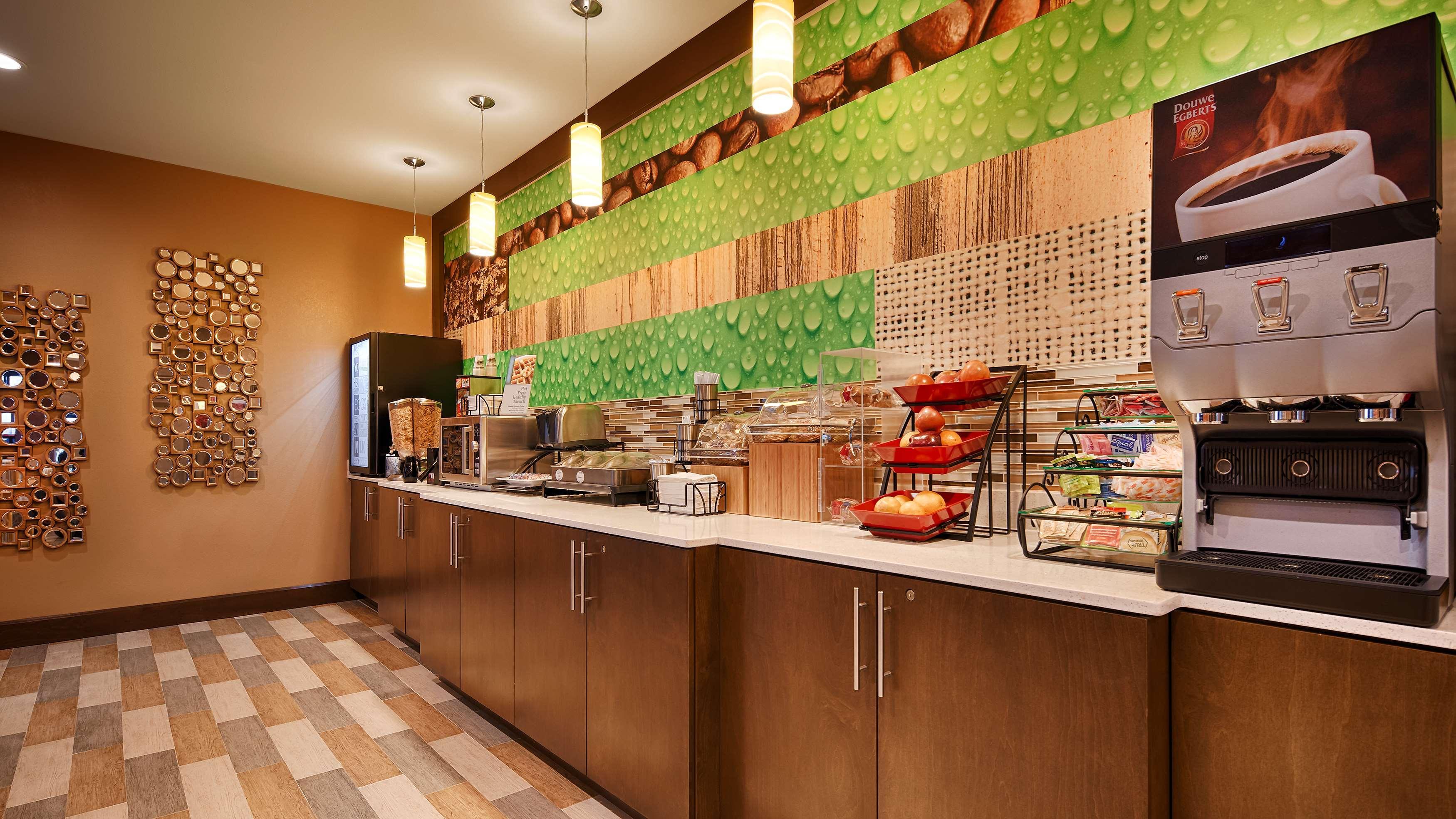 Best Western Plus Flatonia Inn Bagian luar foto
